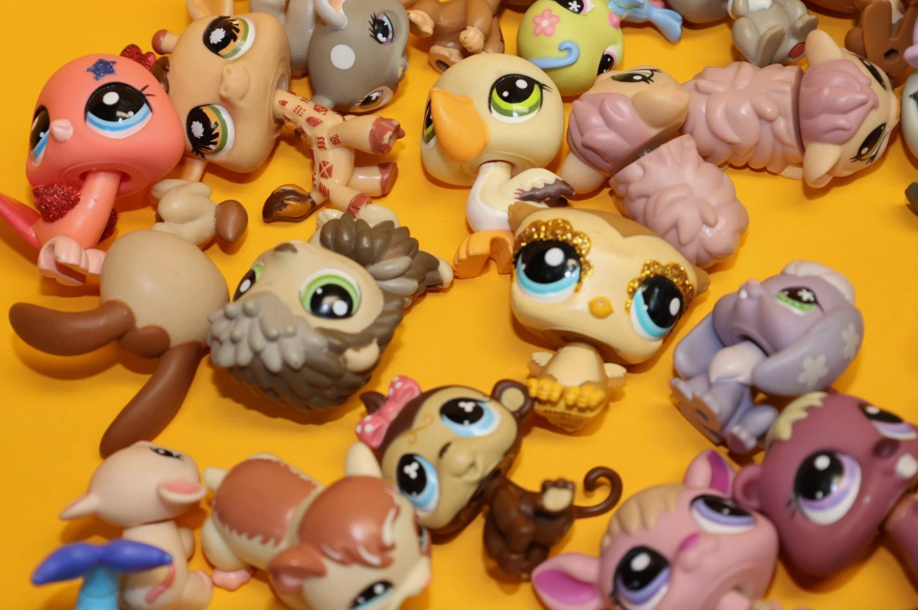 Huge Littlest Pet Shop Lot of 200 Original Figures (Hasbro)