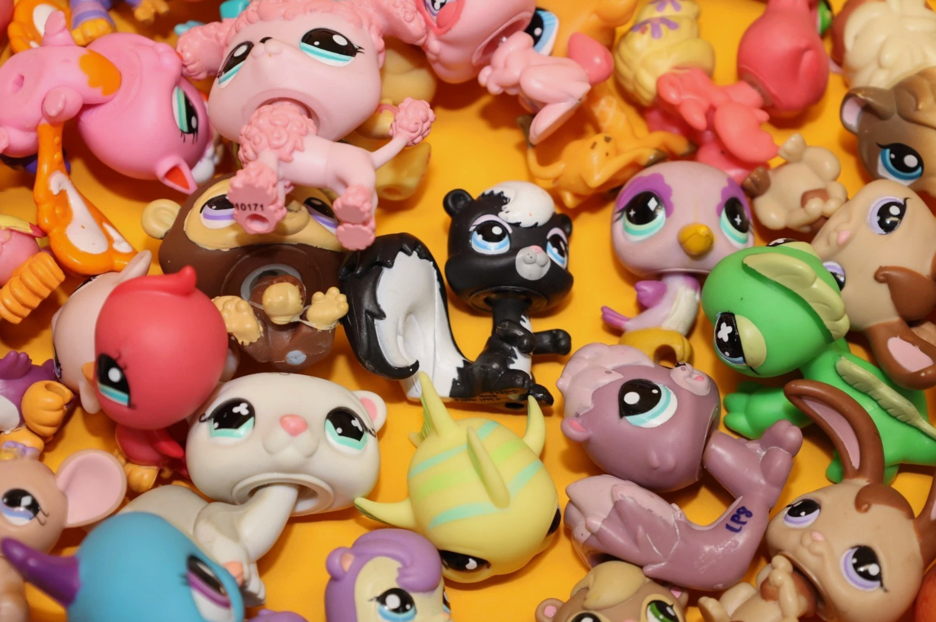 Huge Littlest Pet Shop Lot of 200 Original Figures (Hasbro)