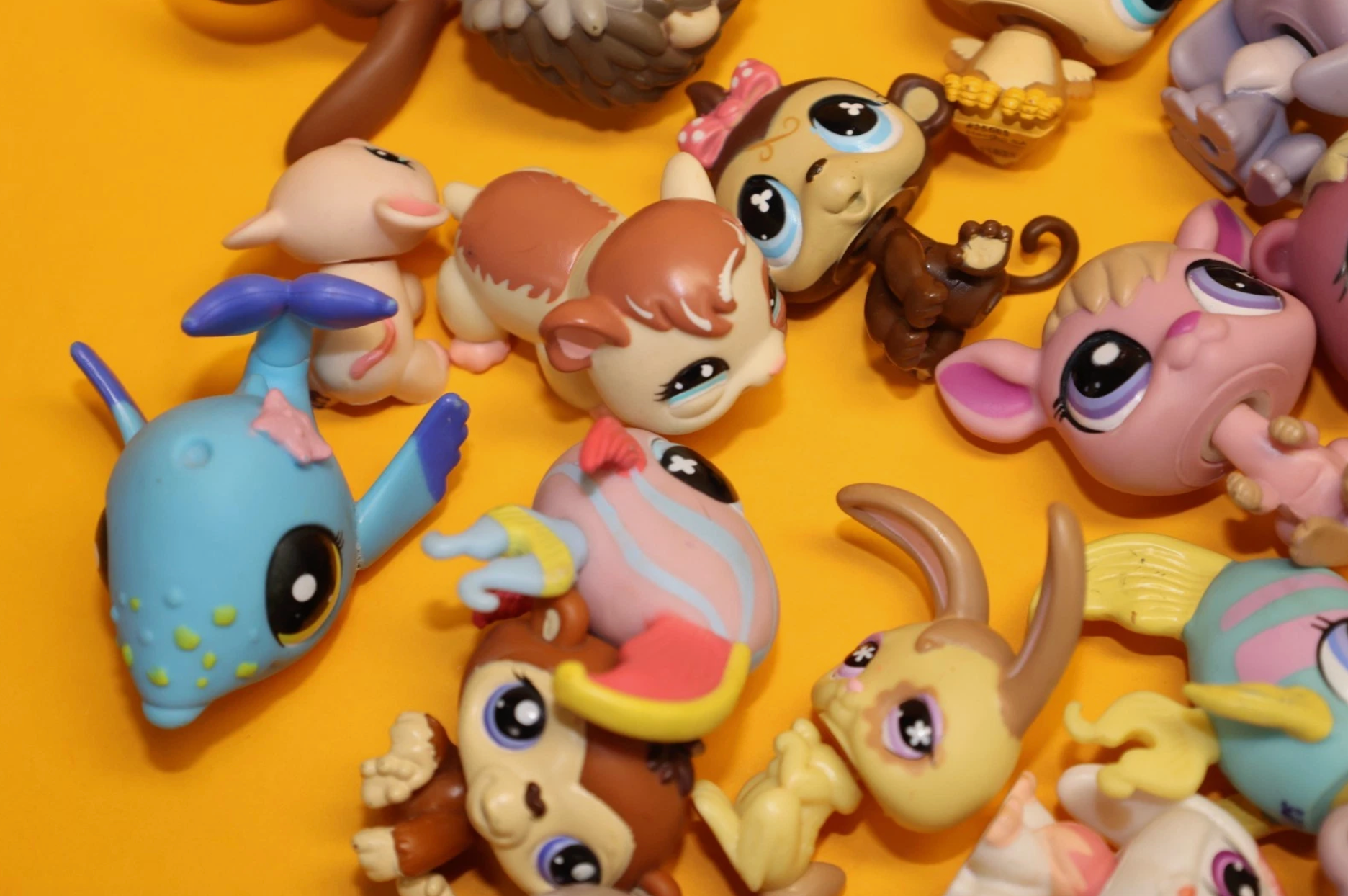 Huge Littlest Pet Shop Lot of 200 Original Figures (Hasbro)