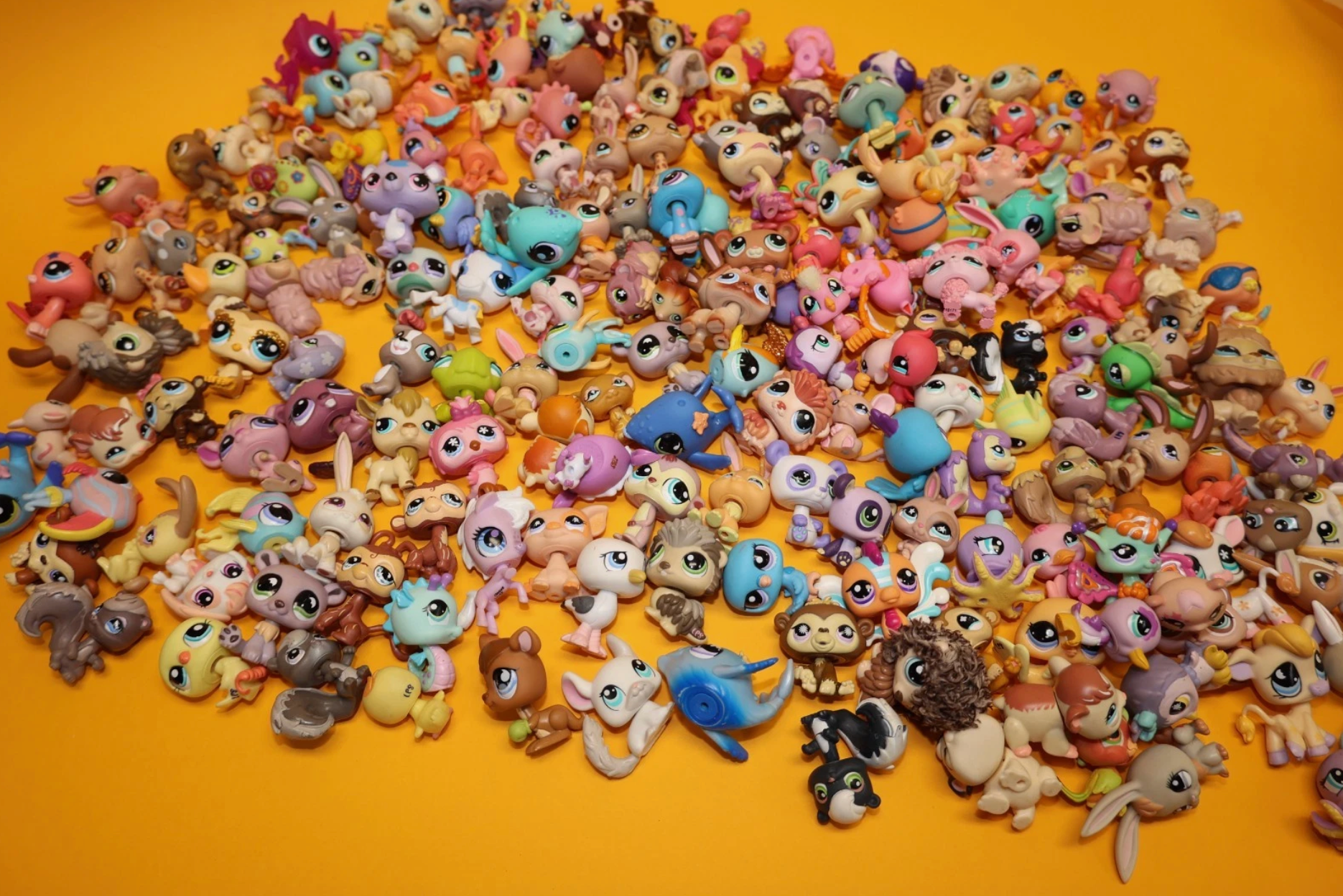 Huge Littlest Pet Shop Lot of 200 Original Figures (Hasbro)
