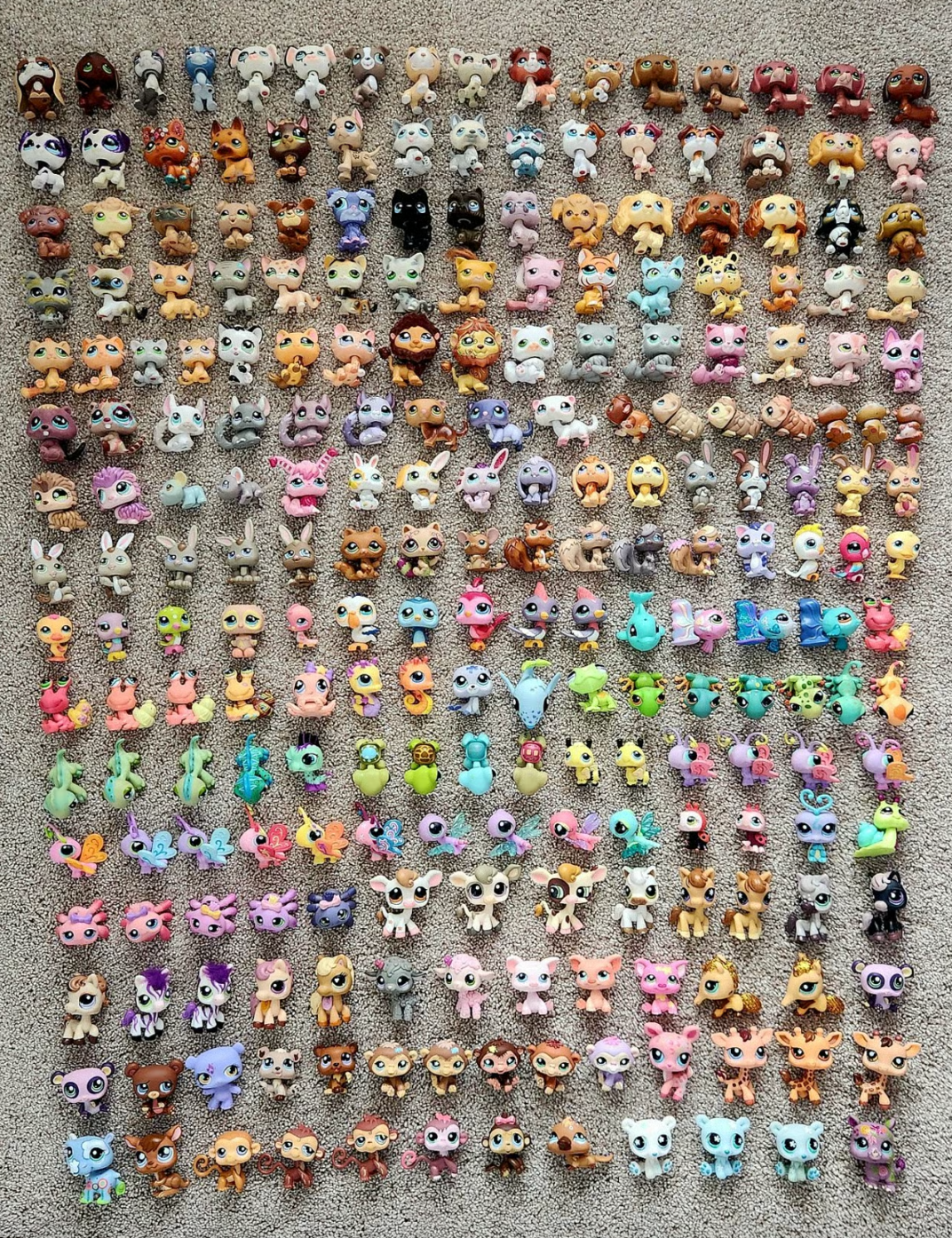 Huge Vintage Littlest Pet Shop Mega Lot – 300+ Authentic Figures (Hasbro G1-G3)