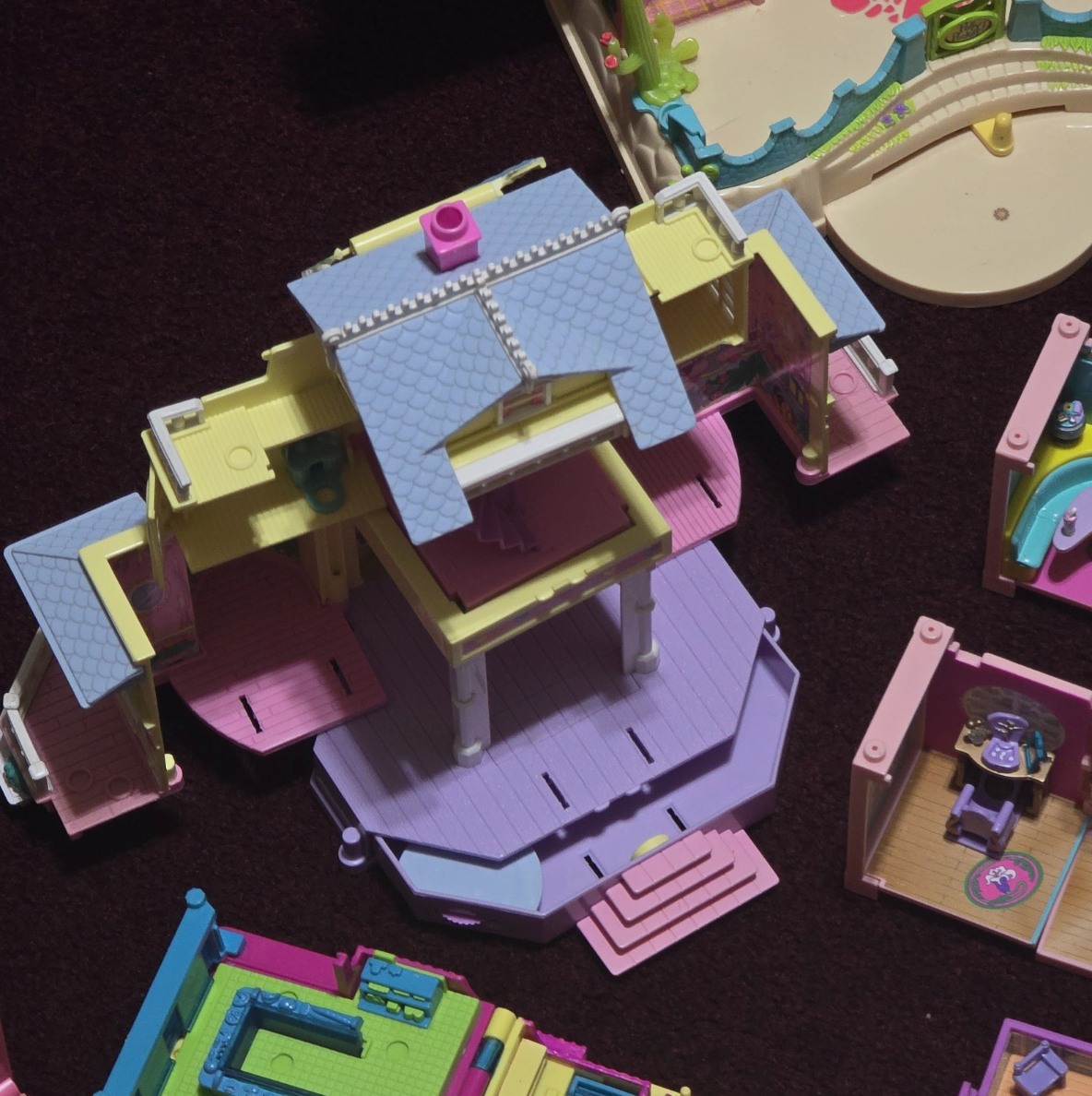Huge Vintage 90s Bluebird Polly Pocket Mega Lot: 55+ Playsets & Compacts, 50+ Figures