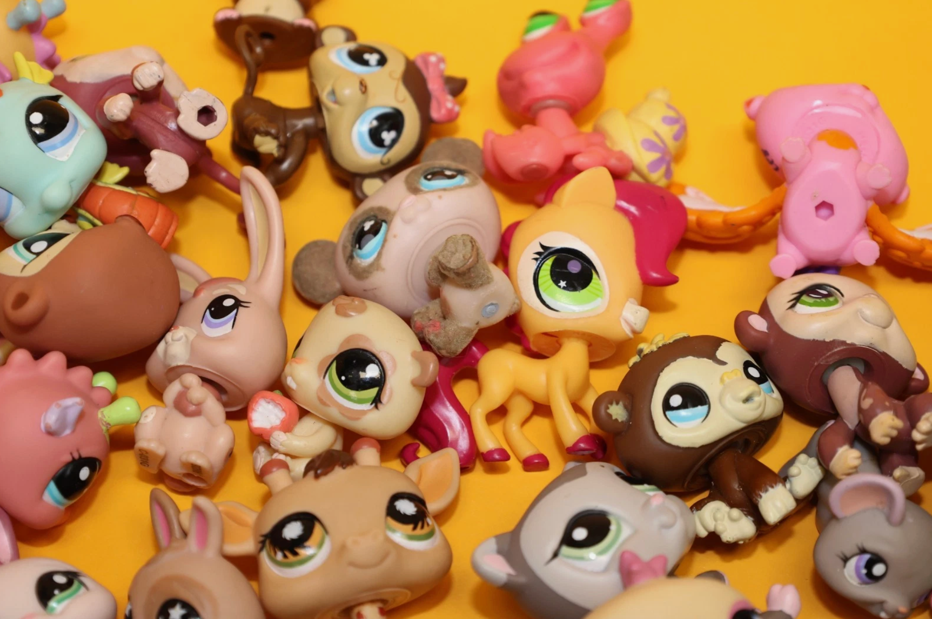 Huge Littlest Pet Shop Lot of 200 Original Figures (Hasbro)