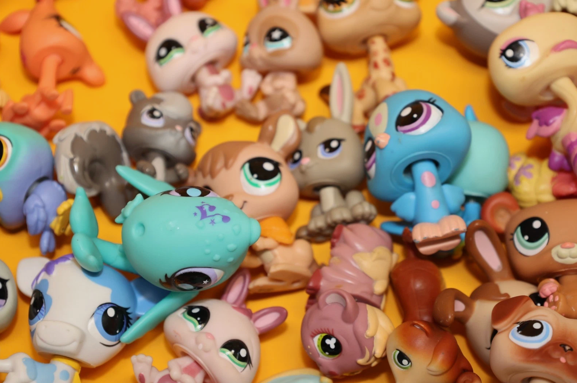 Huge Littlest Pet Shop Lot of 200 Original Figures (Hasbro)