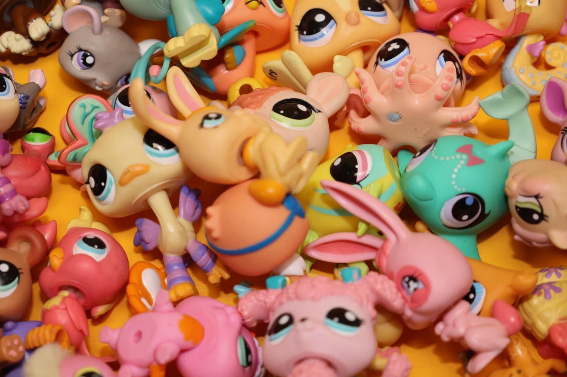 Huge Littlest Pet Shop Lot of 200 Original Figures (Hasbro)