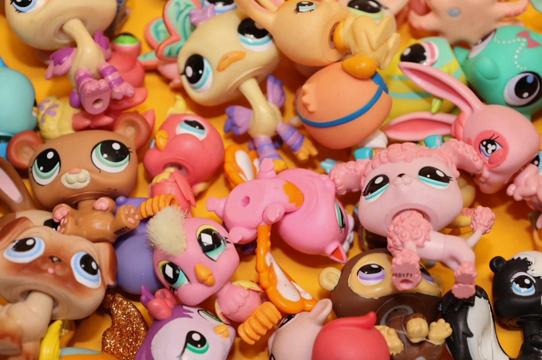 Huge Littlest Pet Shop Lot of 200 Original Figures (Hasbro)