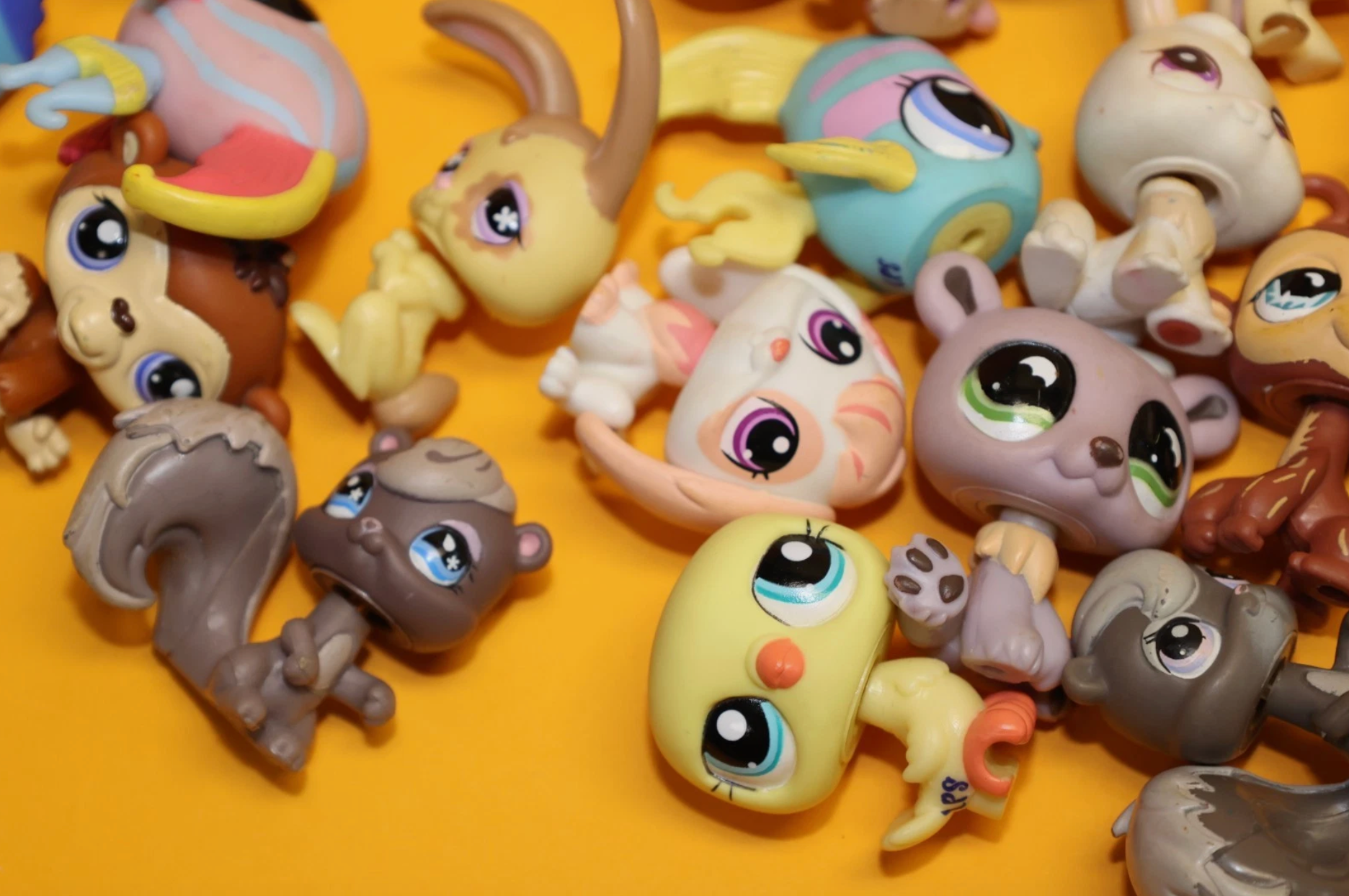 Huge Littlest Pet Shop Lot of 200 Original Figures (Hasbro)