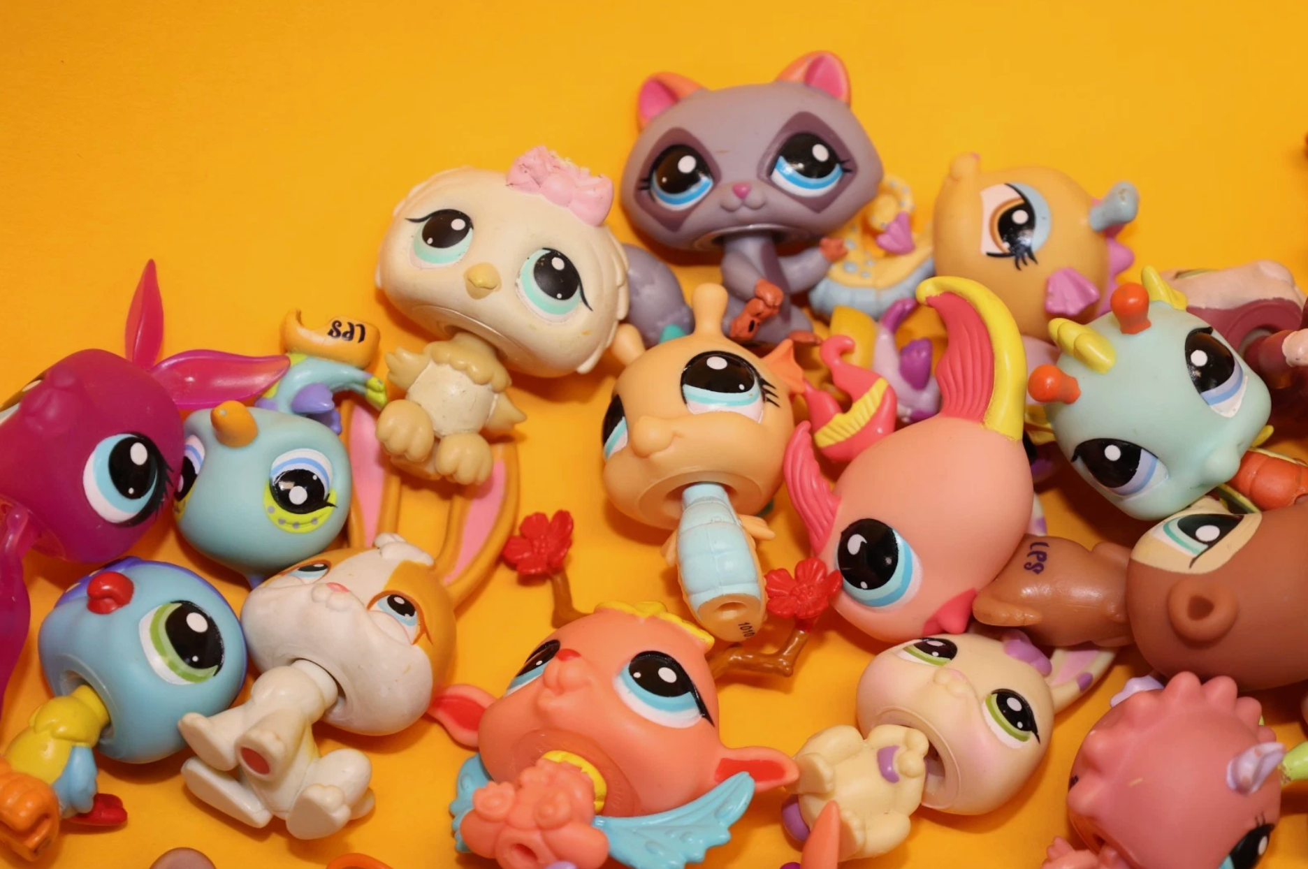 Huge Littlest Pet Shop Lot of 200 Original Figures (Hasbro)