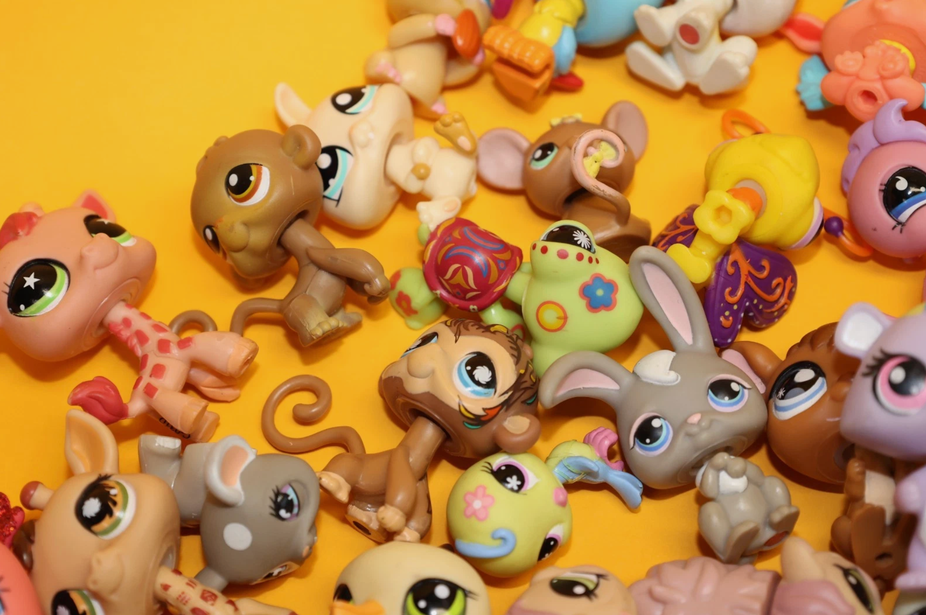 Huge Littlest Pet Shop Lot of 200 Original Figures (Hasbro)