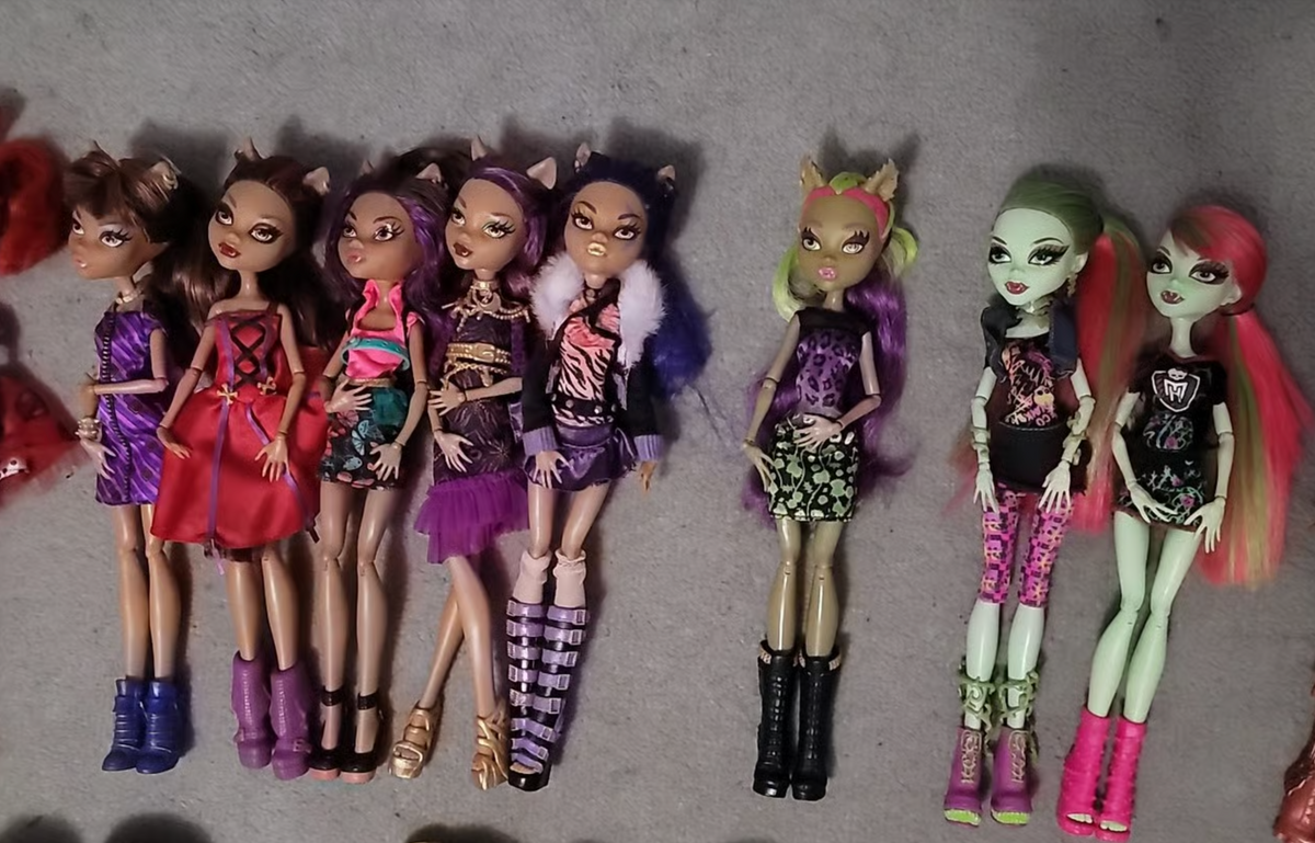Huge Monster High Doll Lot 50 Dolls with 5 NIB Skelita Draculaura Cleo Mega Collection